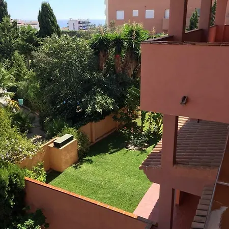 Apartamento Con Piscina En Apartment *