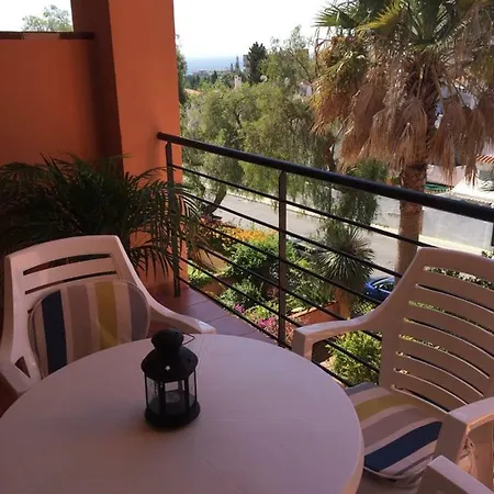 Apartamento Con Piscina En Apartment *