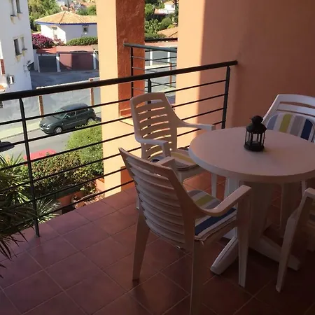 Apartamento Con Piscina En *