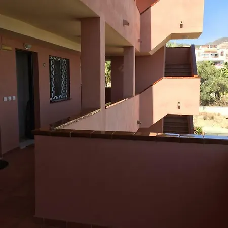 Apartamento Con Piscina En *